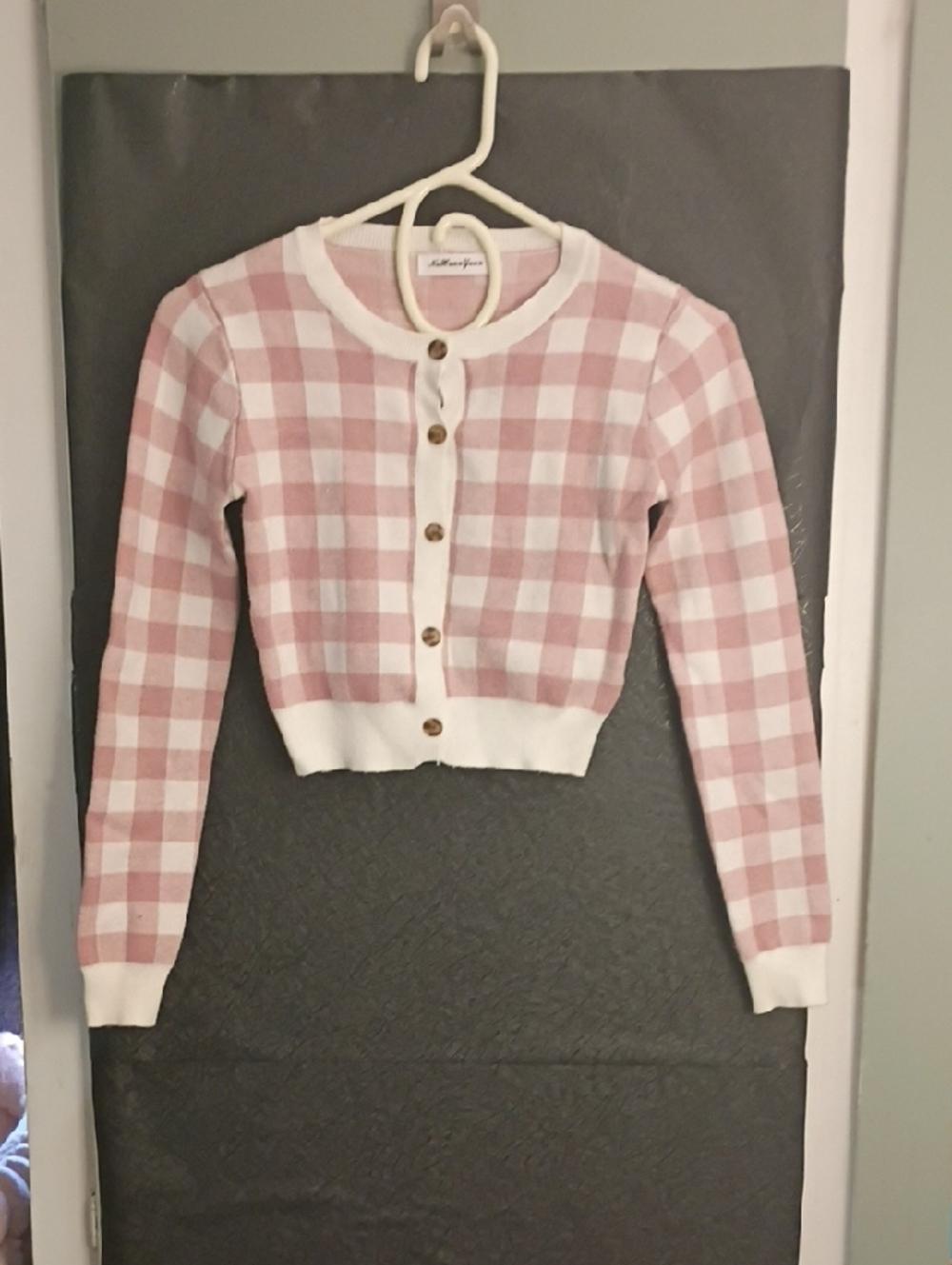 Small Cropped' Pink and White Checked Women's Cropped Sweater S But Fits Like XS